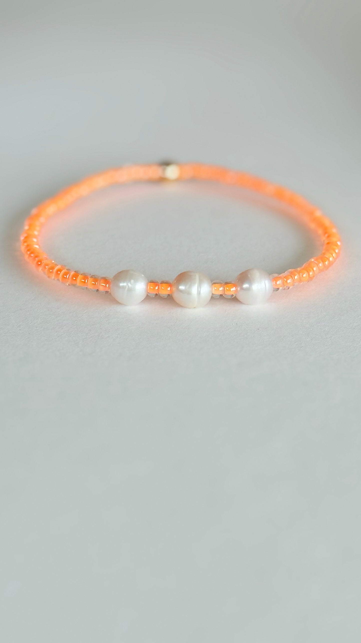 Neon pearl bracelet