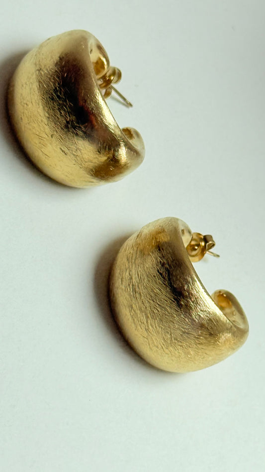 Brushed gold earrings