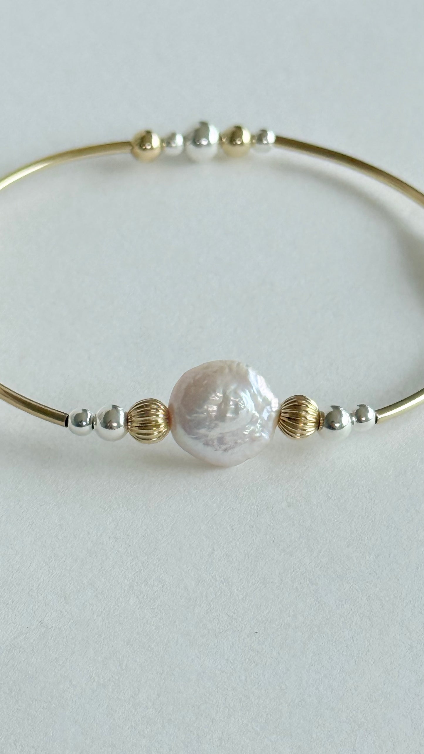 Dua pearl tube bracelet