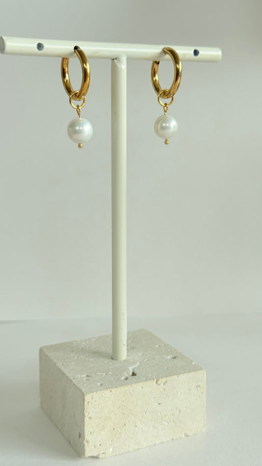 Idoya shell pearl hoops
