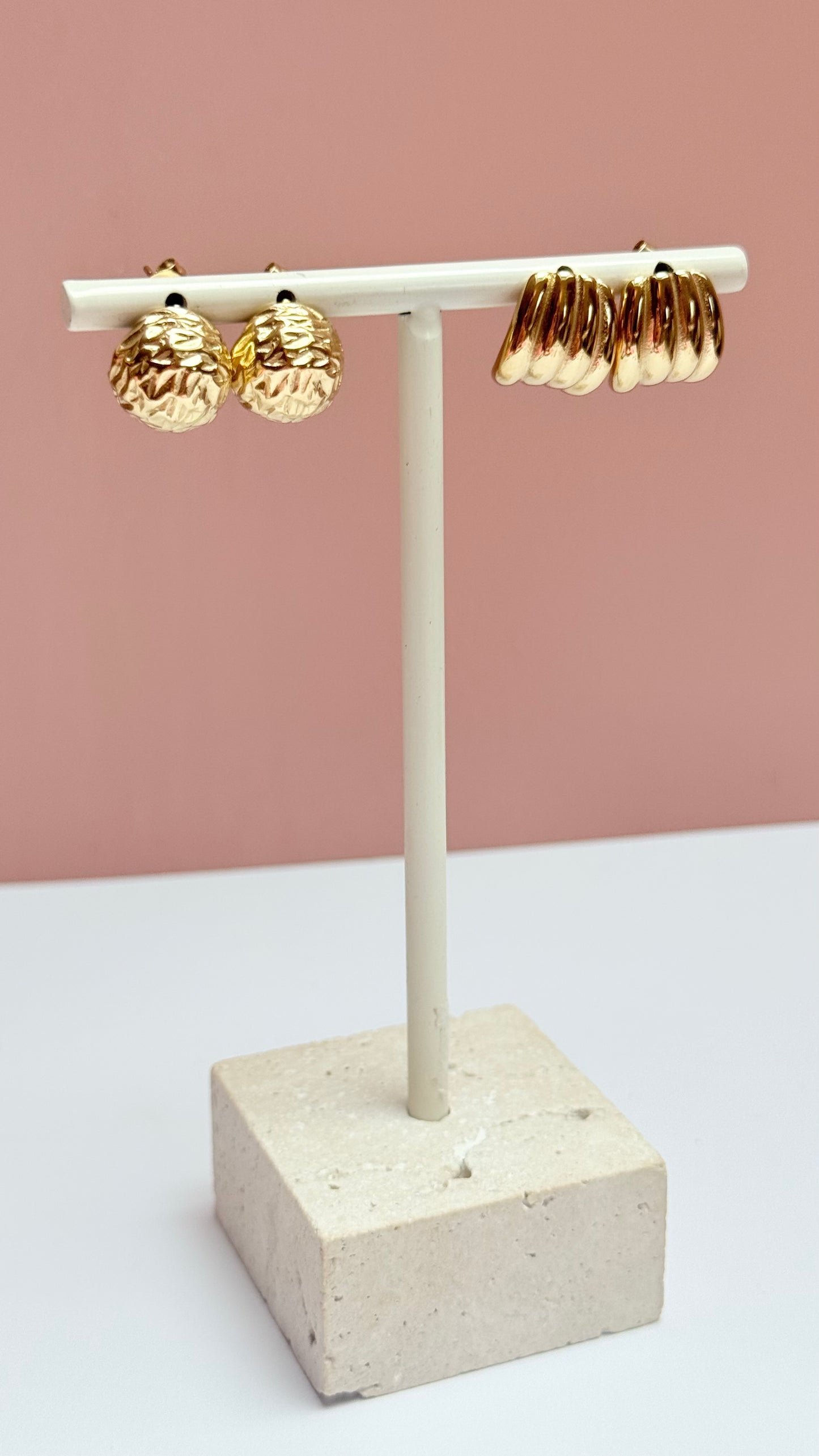 Gold flow earrings
