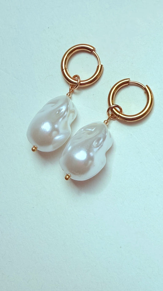 Baroque pearl earrings