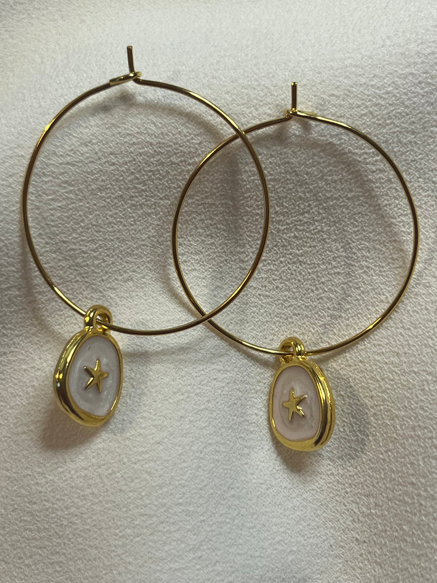 Cream star charm Hoop Earrings