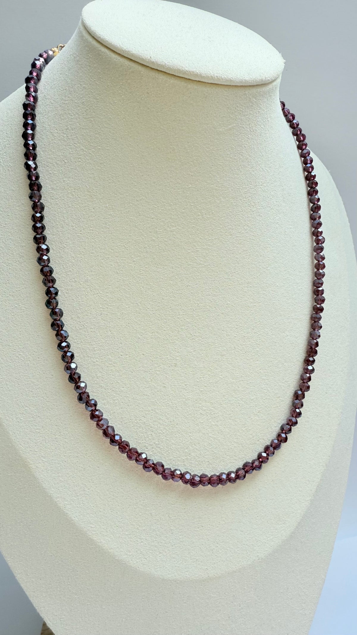 Candy aubergine necklace