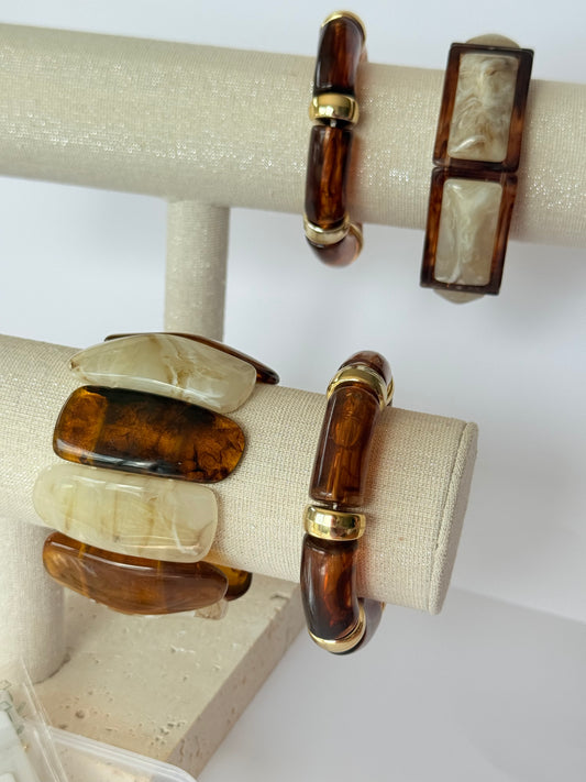 Two tone shell  bangle