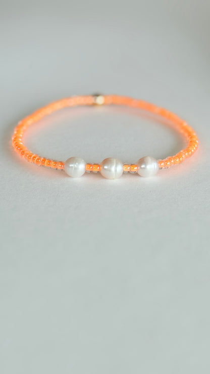Neon pearl bracelet