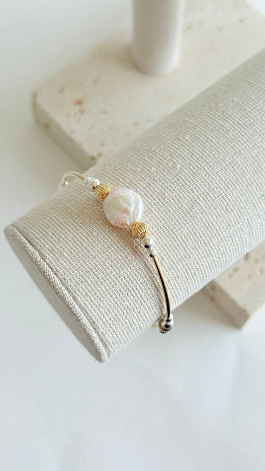 Dua pearl tube bracelet