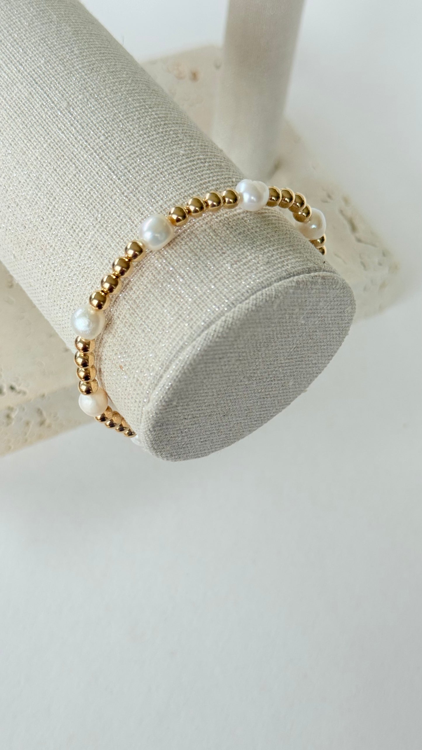 Scatter Pearl bracelet