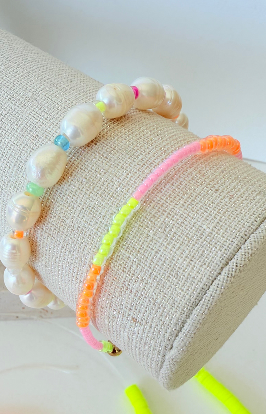 Neon pearl bracelet