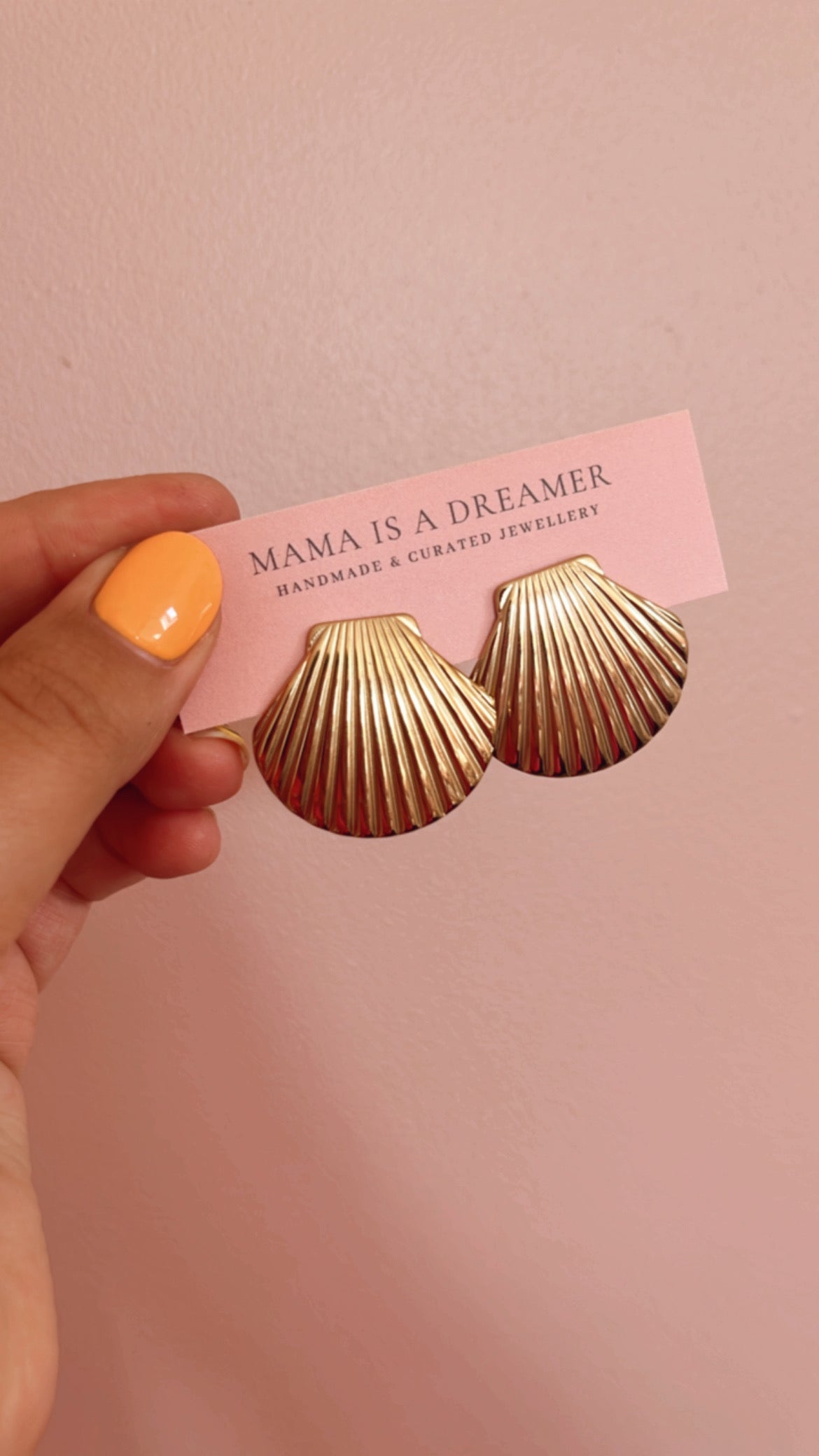 Shell earrings