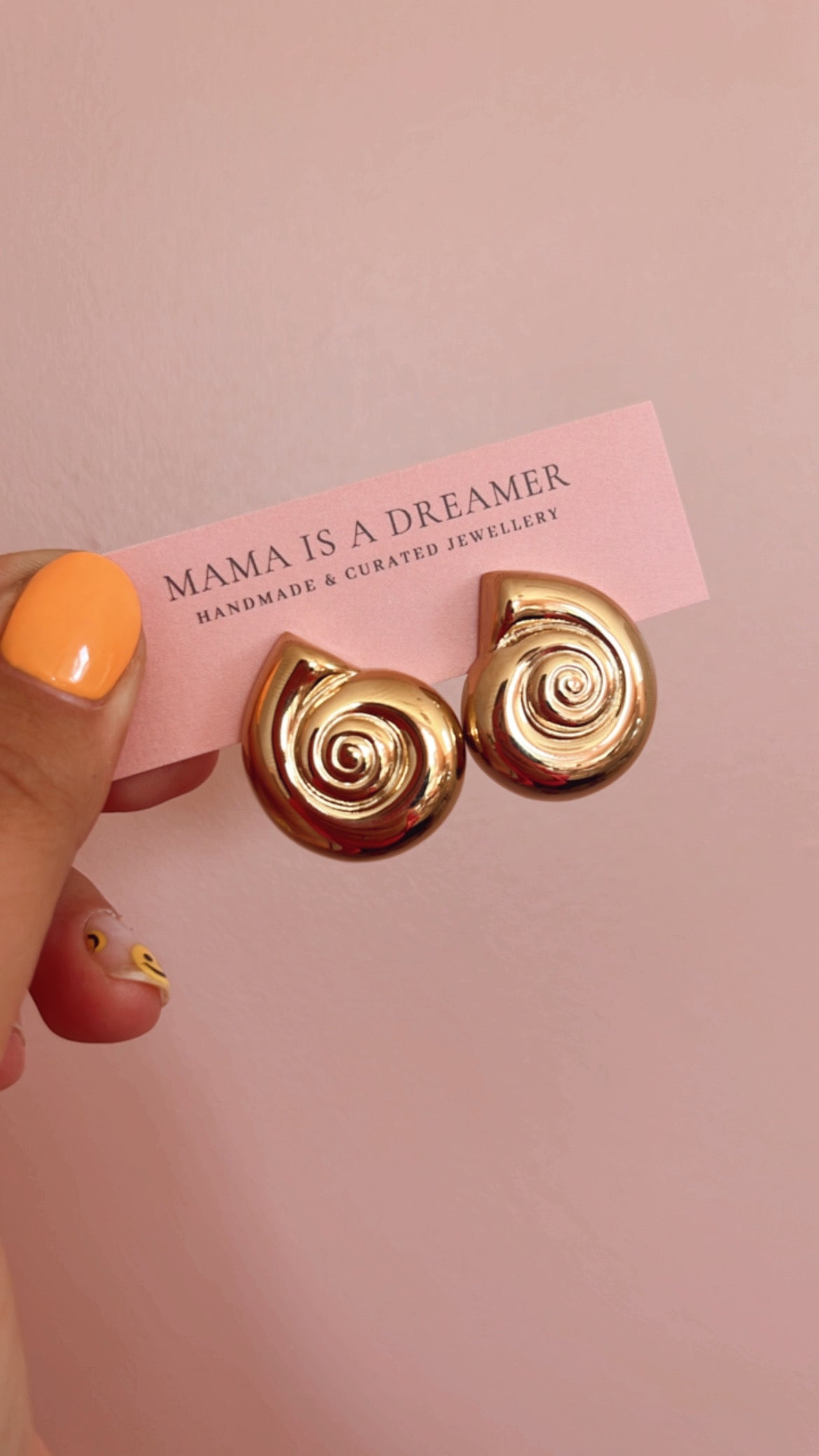 Swirl shell earrings