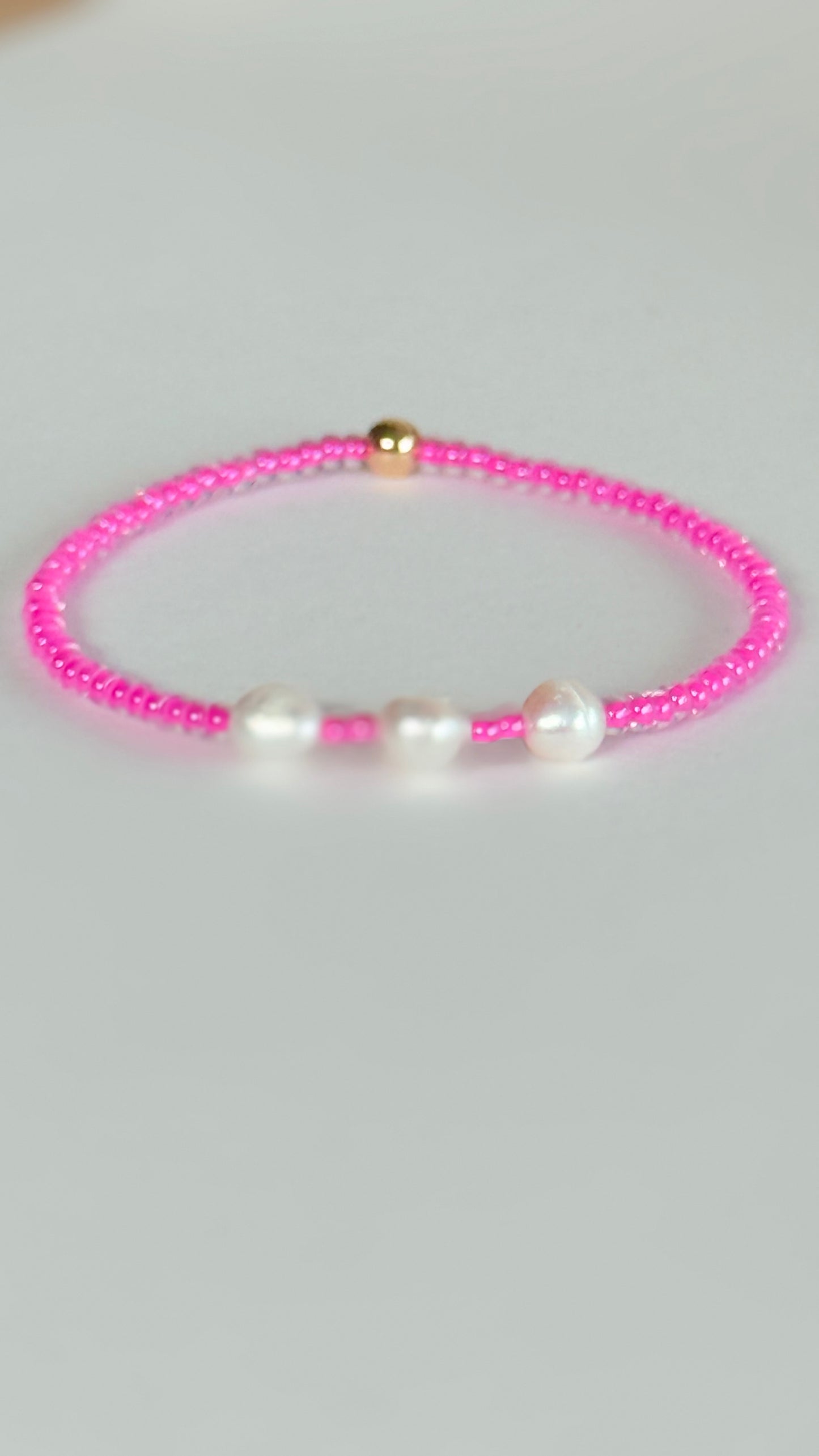 Neon pearl bracelet