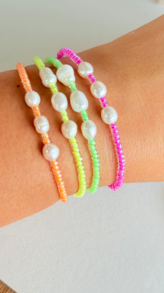 Neon pearl bracelet