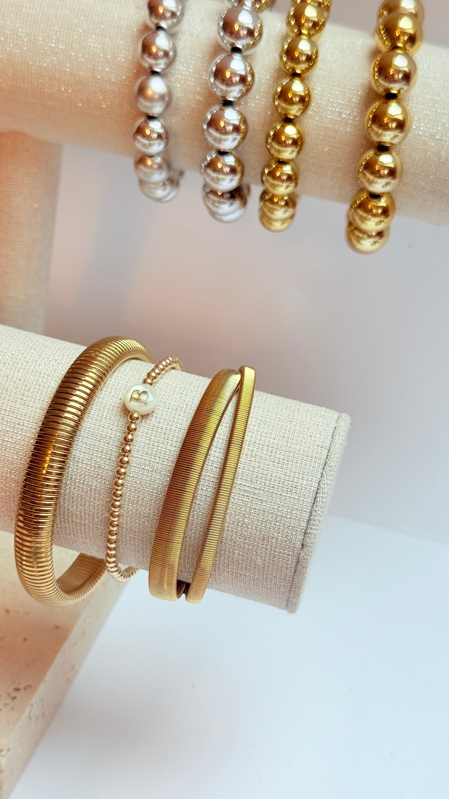 3mm Gold filled beaded bracelet with Shell Initial