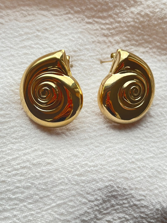 Swirl shell earrings