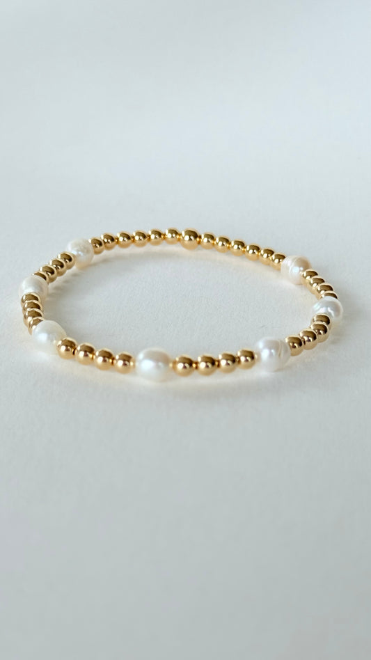 Scatter Pearl bracelet