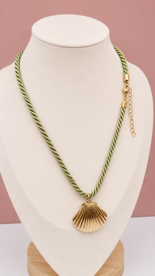 Khaki shell necklace