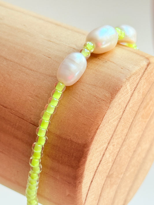 Neon pearl bracelet