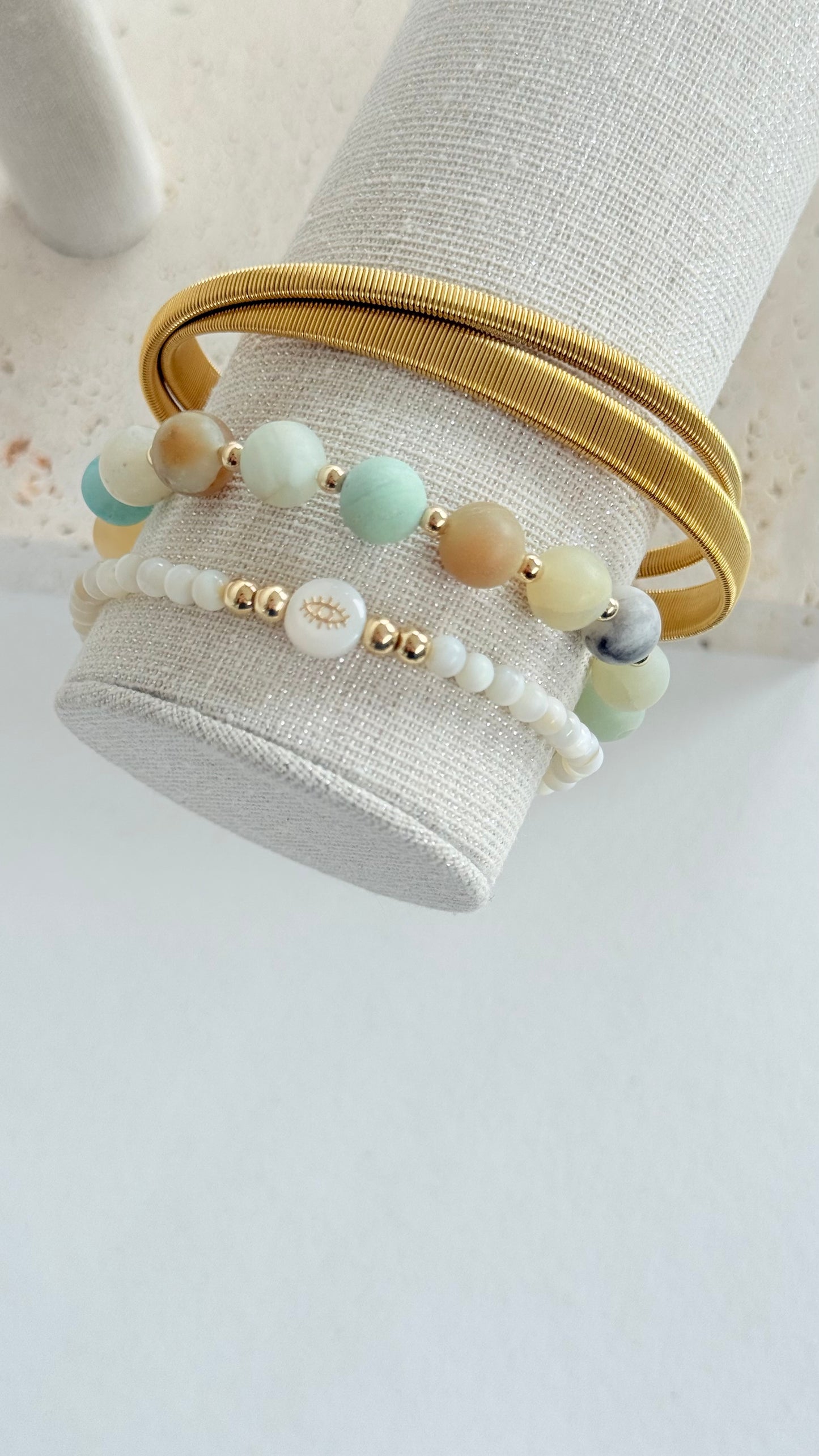Snap bangle