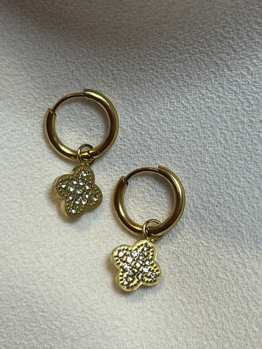 Mini clover earring