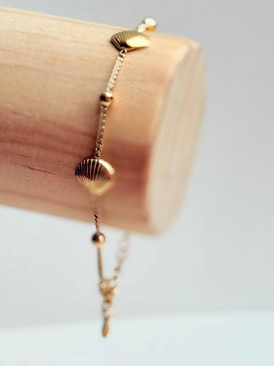 Small shell chain  bracelet