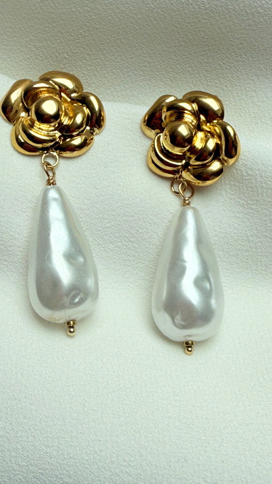 Floral pearl  Earrings