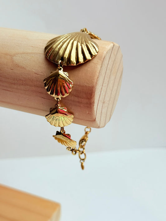 Large shell chain  bracelet