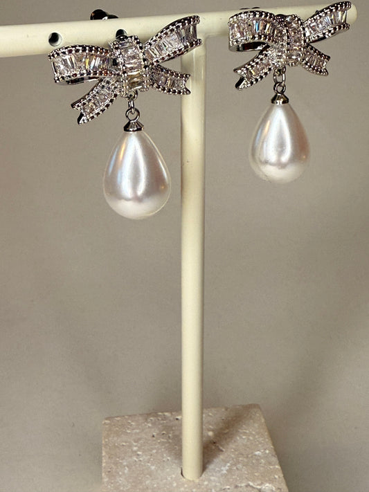 Bow pearl earrings(silver by pre order )