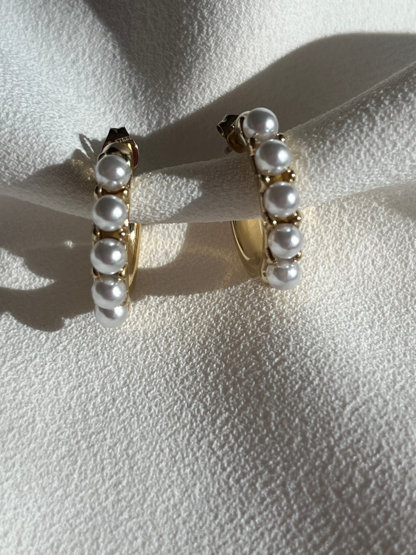 Pearl semi hoops