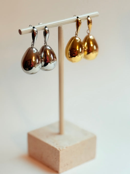 Large silver bonbon